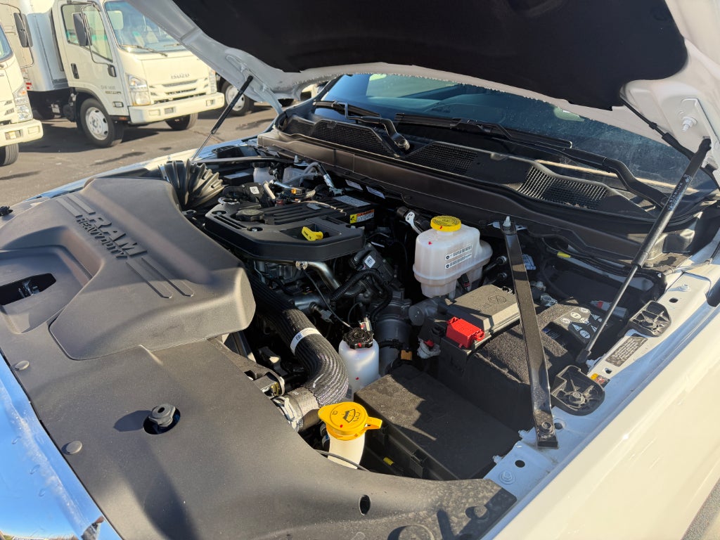 2025 RAM Ram 5500 Chassis Cab RAM 5500 TRADESMAN CHASSIS CREW CAB 4X4 84' CA