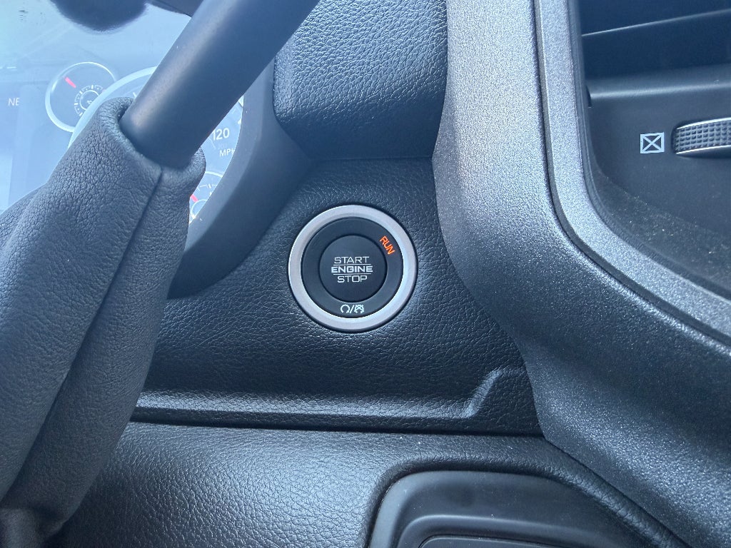 2026 RAM Ram 5500 Chassis Cab RAM 5500 TRADESMAN CHASSIS CREW CAB 4X4 84' CA