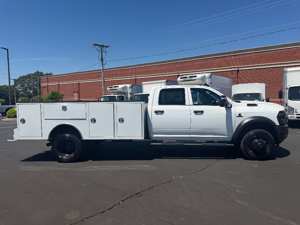 2026 RAM Ram 5500 Chassis Cab RAM 5500 TRADESMAN CHASSIS CREW CAB 4X4 84' CA