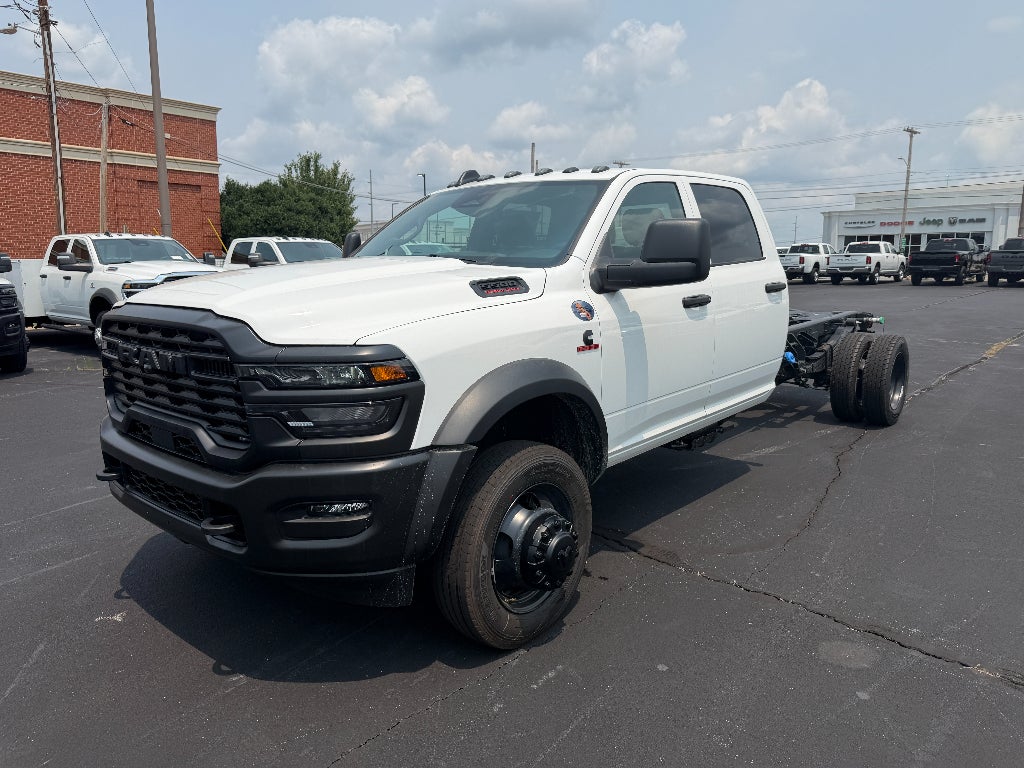 2026 RAM Ram 5500 Chassis Cab RAM 5500 TRADESMAN CHASSIS CREW CAB 4X4 84' CA
