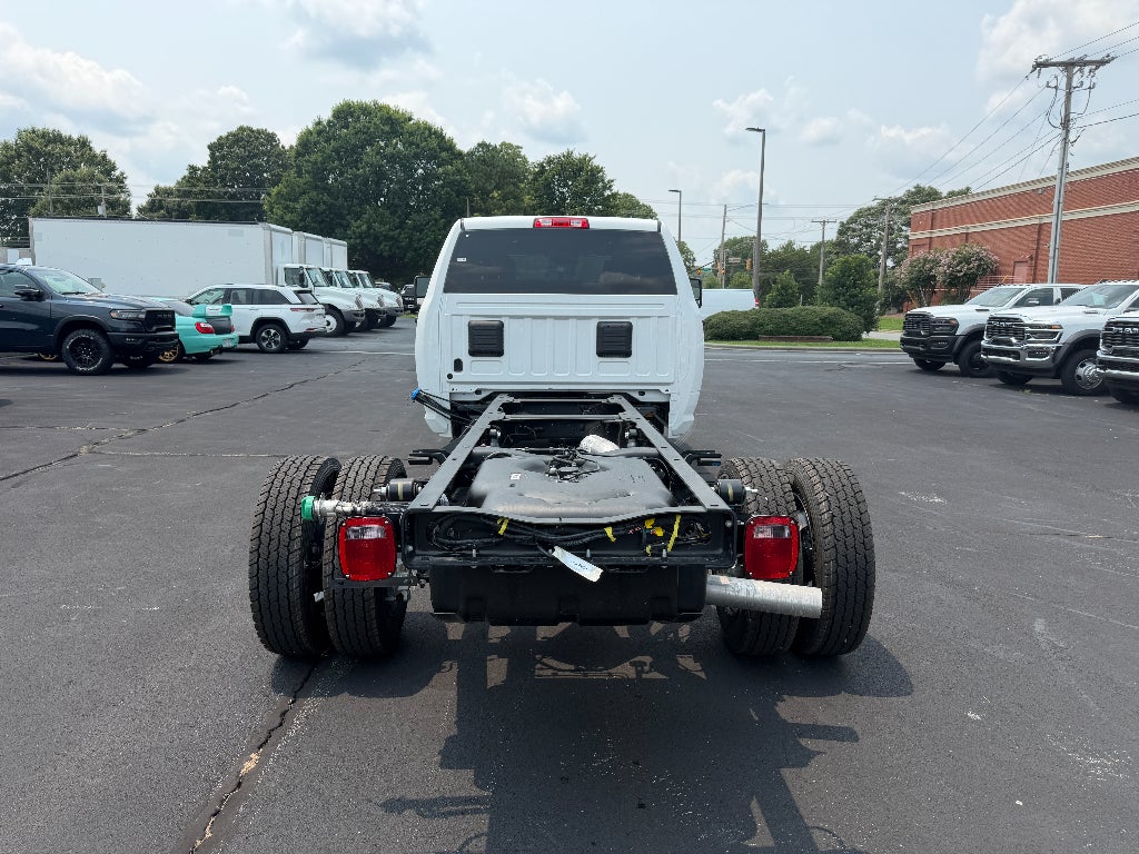 2026 RAM Ram 5500 Chassis Cab RAM 5500 TRADESMAN CHASSIS CREW CAB 4X4 84' CA