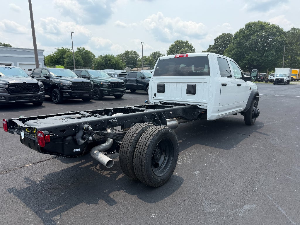 2026 RAM Ram 5500 Chassis Cab RAM 5500 TRADESMAN CHASSIS CREW CAB 4X4 84' CA