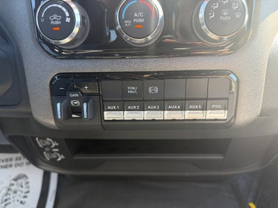 2026 RAM Ram 5500 Chassis Cab RAM 5500 TRADESMAN CHASSIS CREW CAB 4X4 84' CA