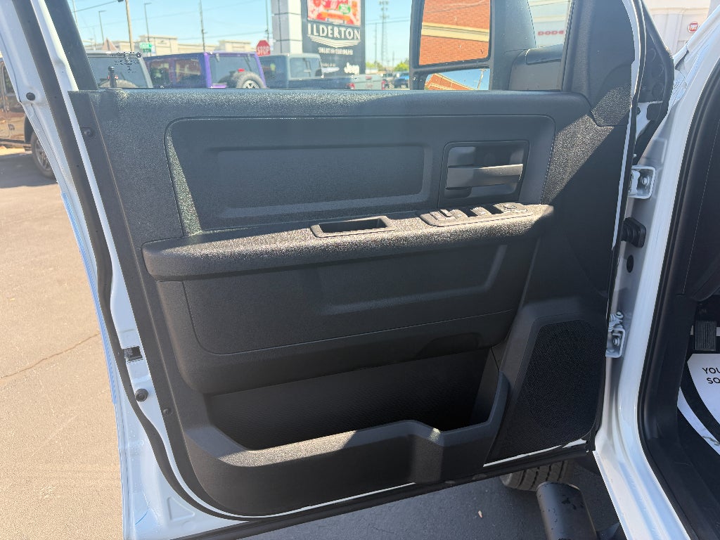 2026 RAM Ram 5500 Chassis Cab RAM 5500 TRADESMAN CHASSIS CREW CAB 4X4 84' CA