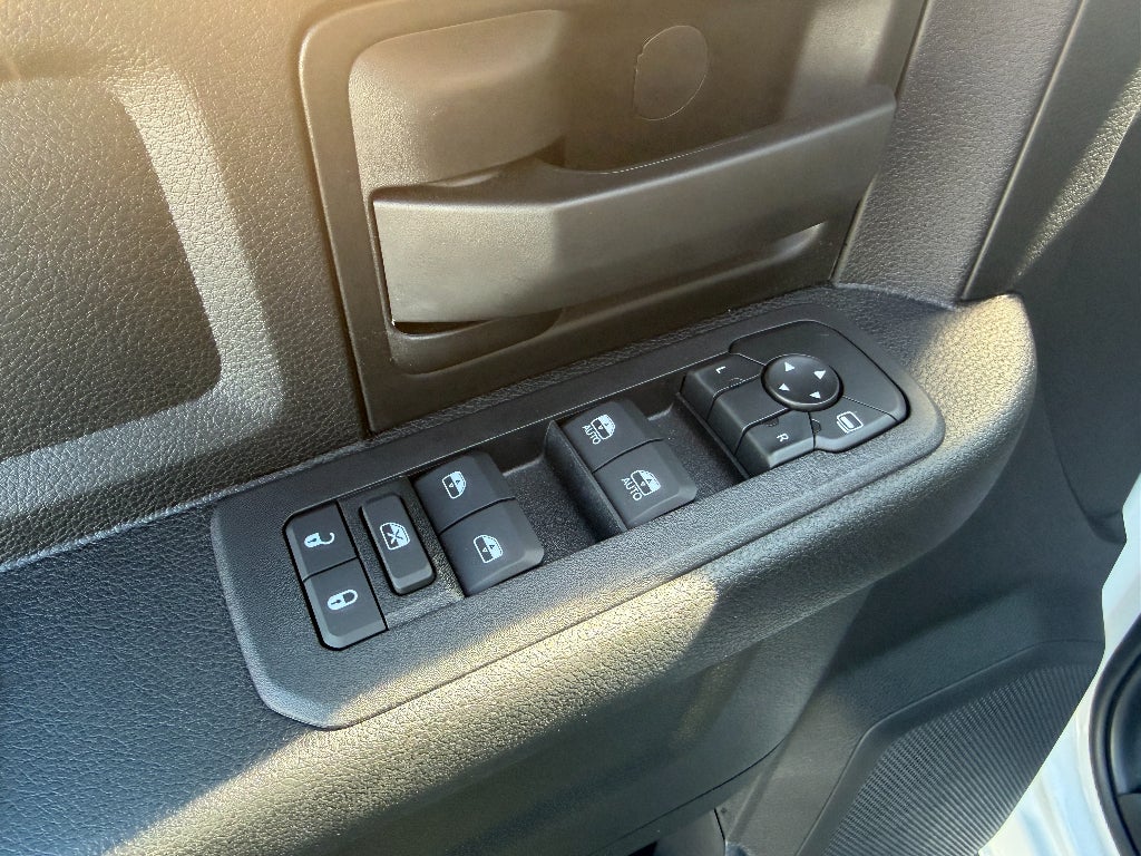 2026 RAM Ram 5500 Chassis Cab RAM 5500 TRADESMAN CHASSIS CREW CAB 4X4 84' CA