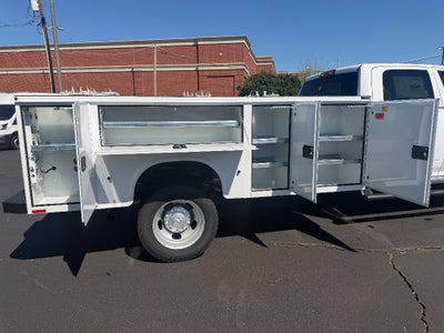 2026 RAM Ram 5500 Chassis Cab RAM 5500 TRADESMAN CHASSIS CREW CAB 4X4 84' CA