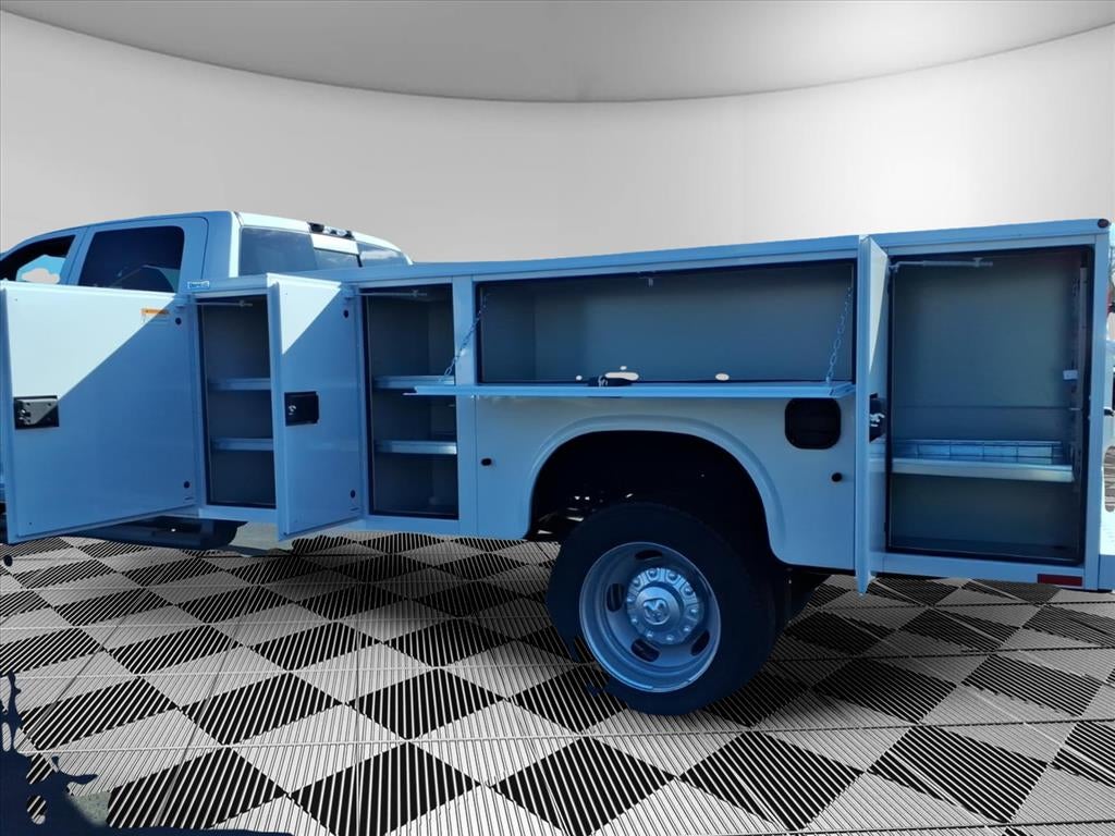 2026 RAM Ram 5500 Chassis Cab RAM 5500 TRADESMAN CHASSIS CREW CAB 4X4 84' CA