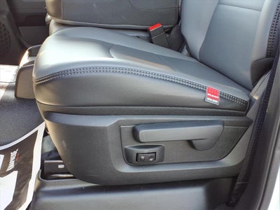 2026 RAM Ram 5500 Chassis Cab RAM 5500 TRADESMAN CHASSIS CREW CAB 4X4 84' CA