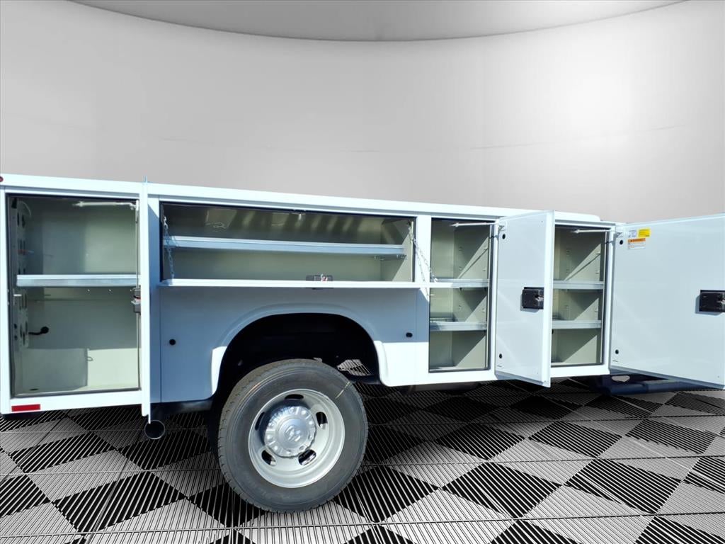 2026 RAM Ram 5500 Chassis Cab RAM 5500 TRADESMAN CHASSIS CREW CAB 4X4 84' CA