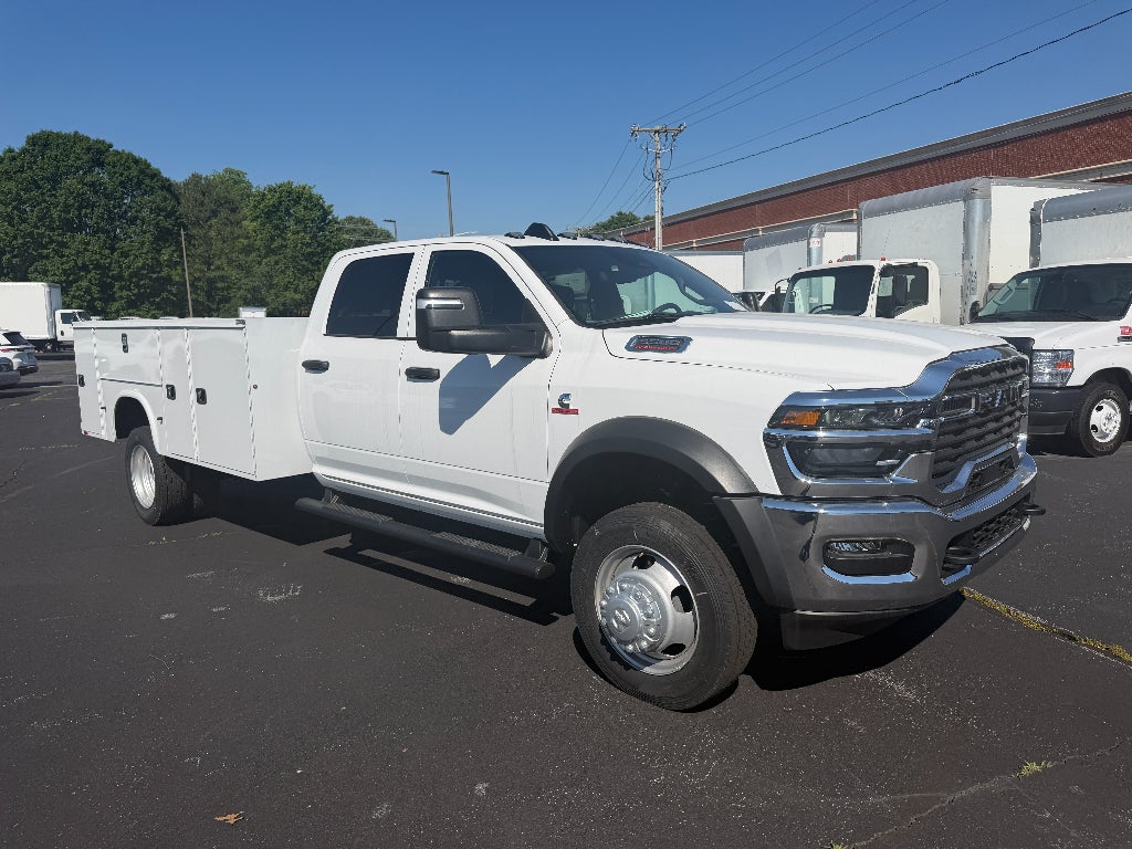 2026 RAM Ram 5500 Chassis Cab RAM 5500 TRADESMAN CHASSIS CREW CAB 4X4 84' CA