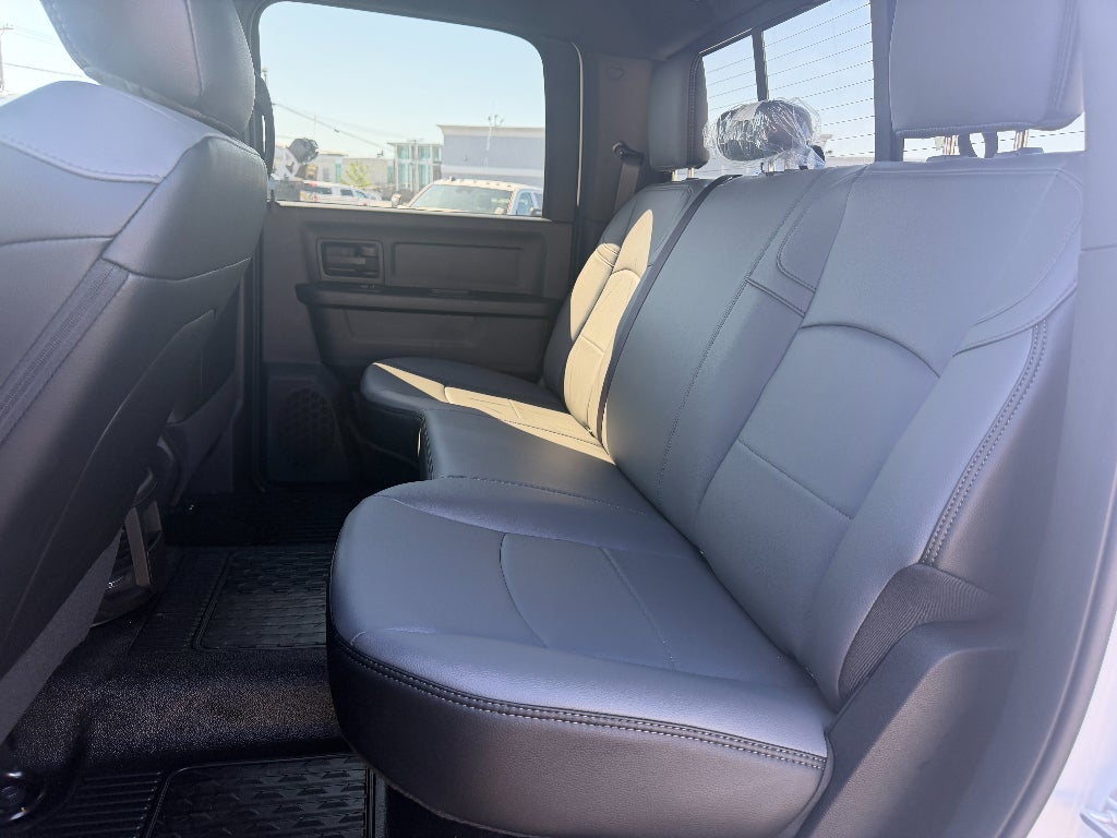 2026 RAM Ram 5500 Chassis Cab RAM 5500 TRADESMAN CHASSIS CREW CAB 4X4 84' CA