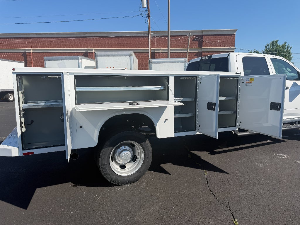 2026 RAM Ram 5500 Chassis Cab RAM 5500 TRADESMAN CHASSIS CREW CAB 4X4 84' CA