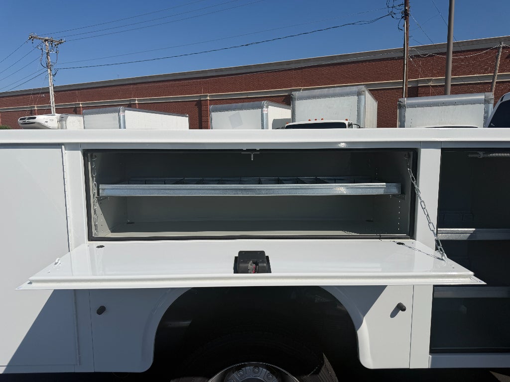 2026 RAM Ram 5500 Chassis Cab RAM 5500 TRADESMAN CHASSIS CREW CAB 4X4 84' CA