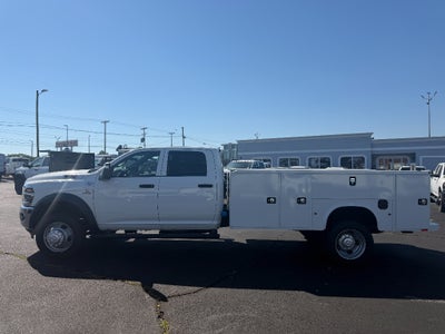 2026 RAM Ram 5500 Chassis Cab RAM 5500 TRADESMAN CHASSIS CREW CAB 4X4 84' CA