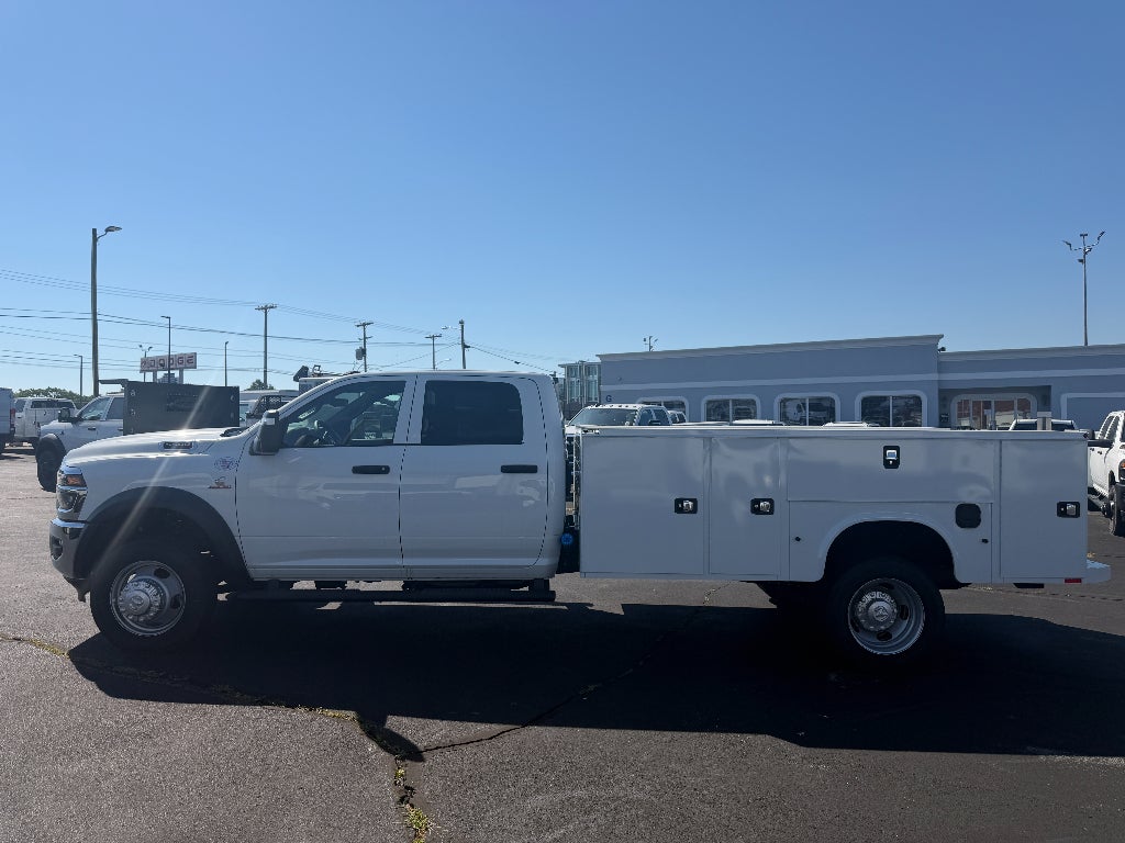 2026 RAM Ram 5500 Chassis Cab RAM 5500 TRADESMAN CHASSIS CREW CAB 4X4 84' CA