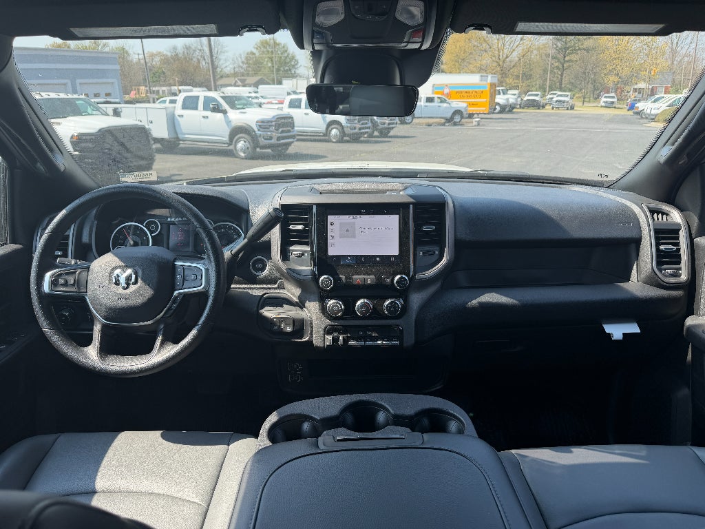 2026 RAM Ram 5500 Chassis Cab RAM 5500 TRADESMAN CHASSIS CREW CAB 4X4 84' CA