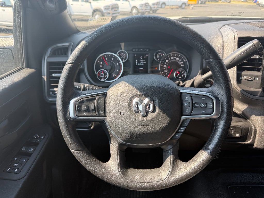 2026 RAM Ram 5500 Chassis Cab RAM 5500 TRADESMAN CHASSIS CREW CAB 4X4 84' CA