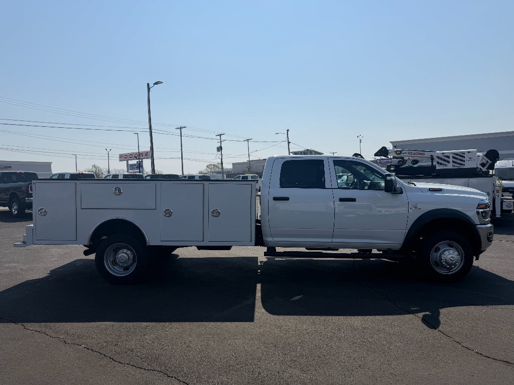 2026 RAM Ram 5500 Chassis Cab RAM 5500 TRADESMAN CHASSIS CREW CAB 4X4 84' CA