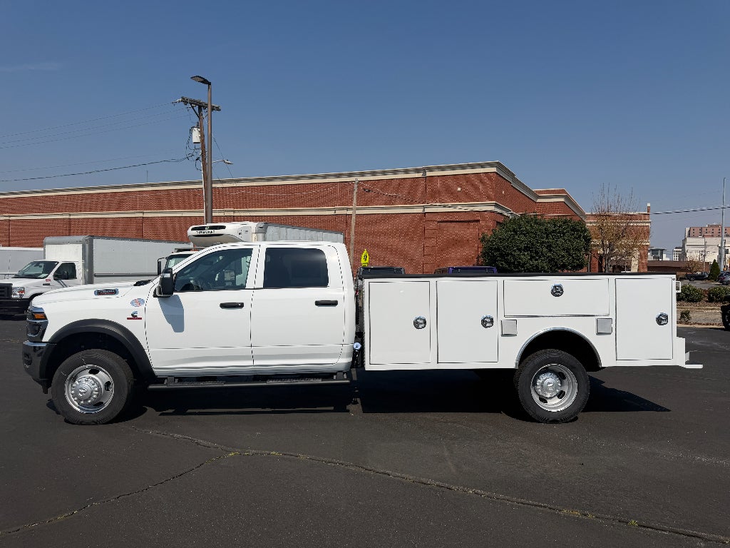 2026 RAM Ram 5500 Chassis Cab RAM 5500 TRADESMAN CHASSIS CREW CAB 4X4 84' CA