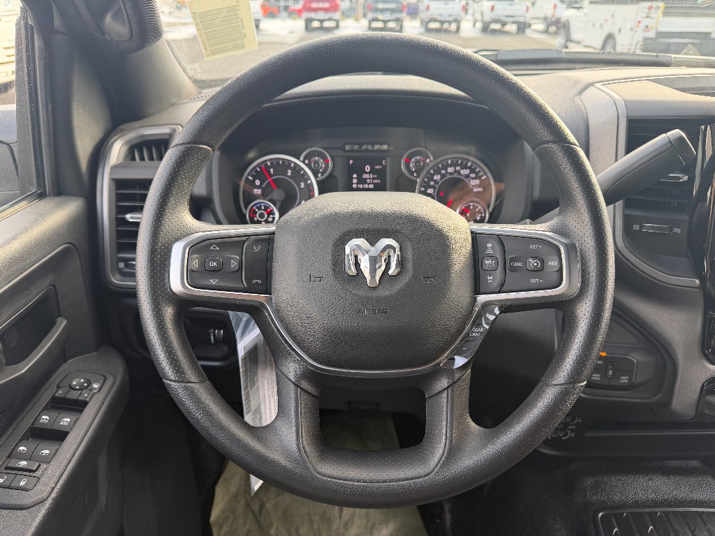 2026 RAM Ram 5500 Chassis Cab RAM 5500 TRADESMAN CHASSIS CREW CAB 4X4 84' CA