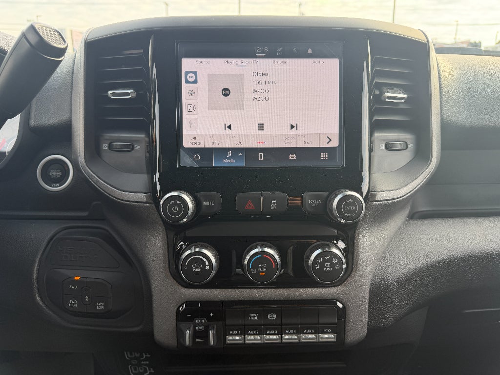 2026 RAM Ram 5500 Chassis Cab RAM 5500 TRADESMAN CHASSIS CREW CAB 4X4 84' CA