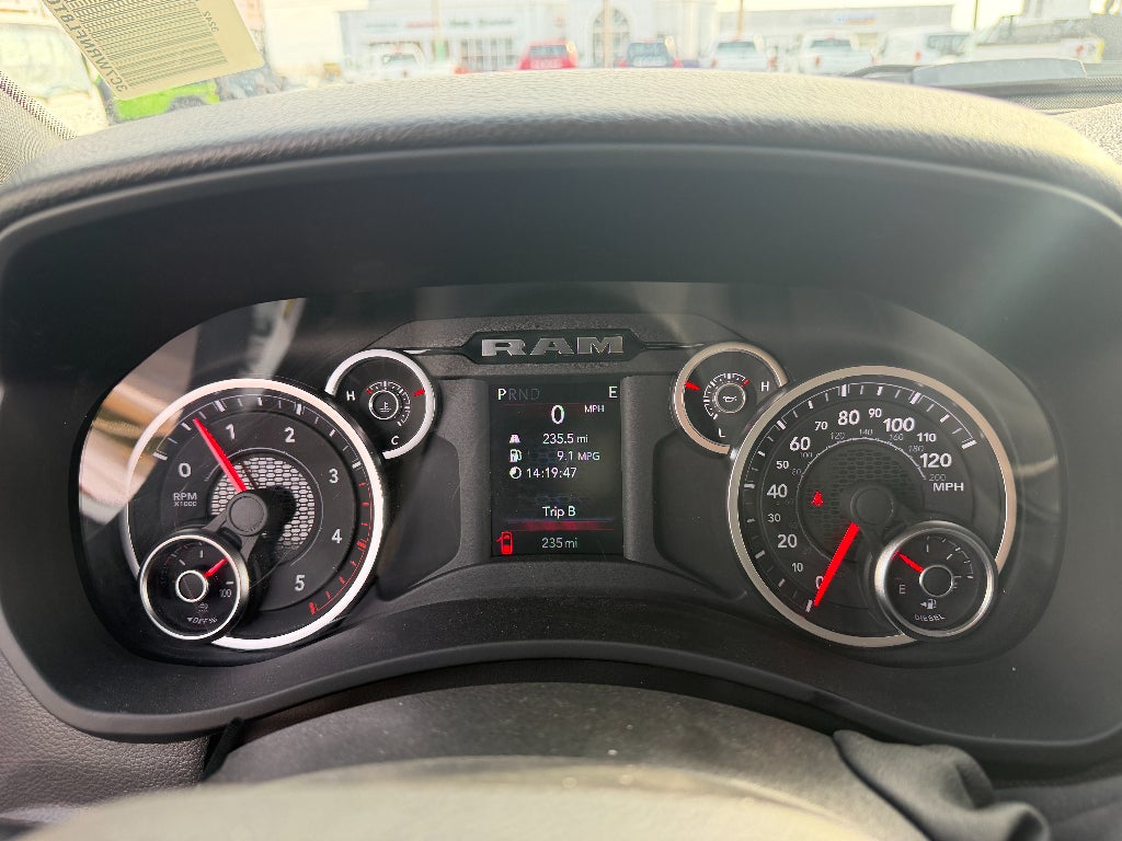 2026 RAM Ram 5500 Chassis Cab RAM 5500 TRADESMAN CHASSIS CREW CAB 4X4 84' CA