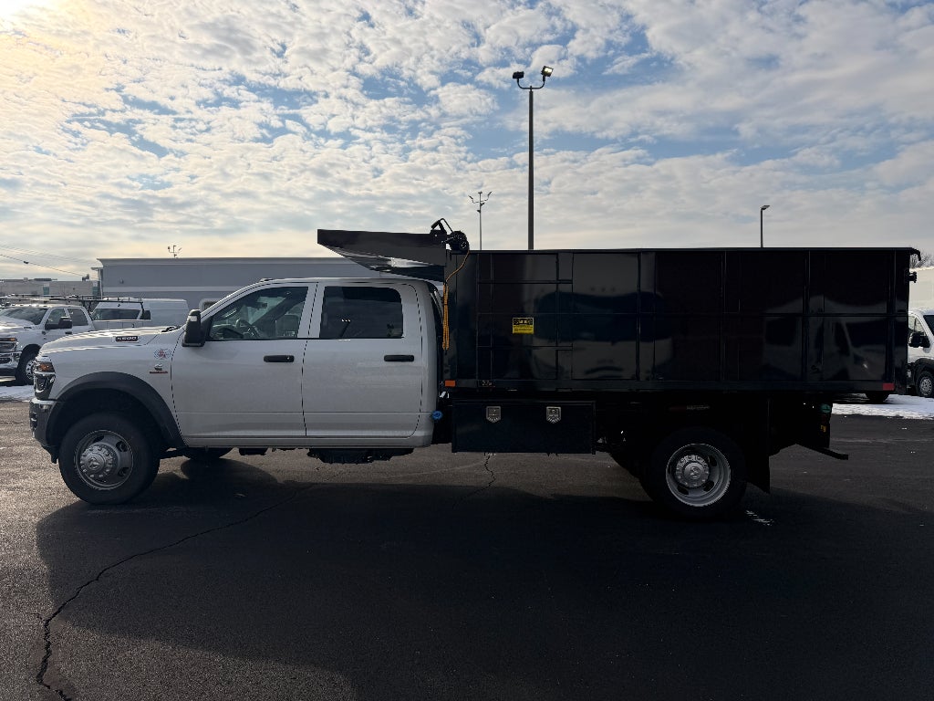 2026 RAM Ram 5500 Chassis Cab RAM 5500 TRADESMAN CHASSIS CREW CAB 4X4 84' CA