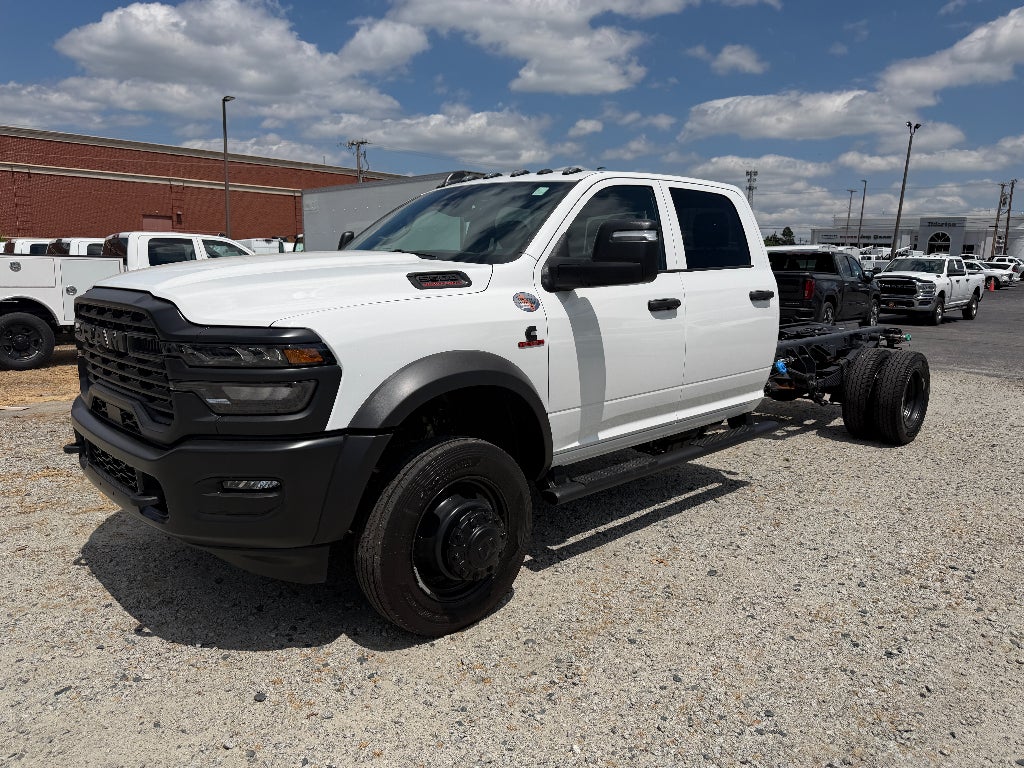 2026 RAM Ram 5500 Chassis Cab RAM 5500 TRADESMAN CHASSIS CREW CAB 4X4 84' CA