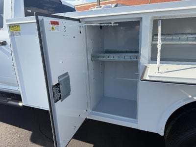 2026 RAM Ram 5500 Chassis Cab RAM 5500 TRADESMAN CHASSIS CREW CAB 4X4 84' CA