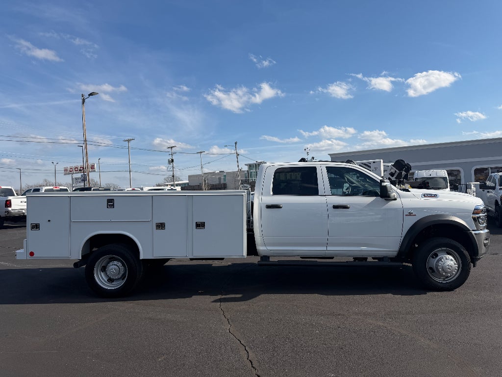 2026 RAM Ram 5500 Chassis Cab RAM 5500 TRADESMAN CHASSIS CREW CAB 4X4 84' CA