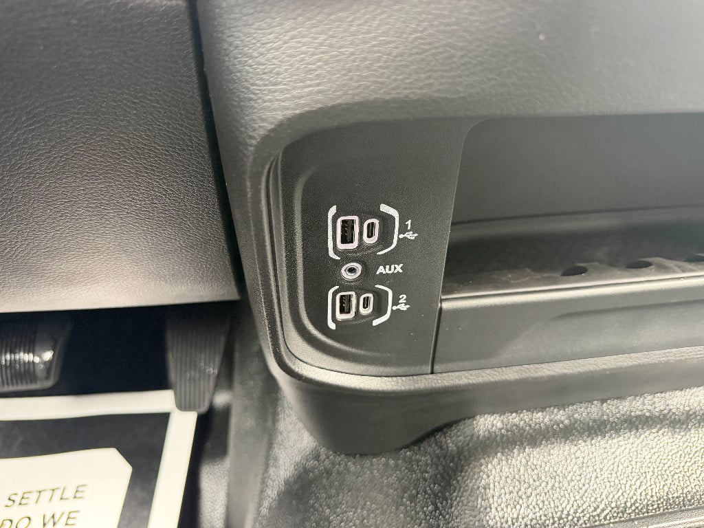 2026 RAM Ram 5500 Chassis Cab RAM 5500 TRADESMAN CHASSIS CREW CAB 4X4 84' CA