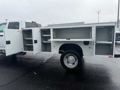 2026 RAM Ram 5500 Chassis Cab RAM 5500 TRADESMAN CHASSIS CREW CAB 4X4 84' CA