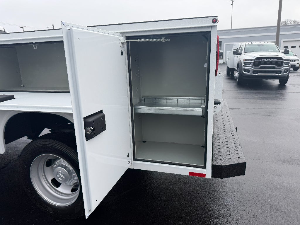 2026 RAM Ram 5500 Chassis Cab RAM 5500 TRADESMAN CHASSIS CREW CAB 4X4 84' CA