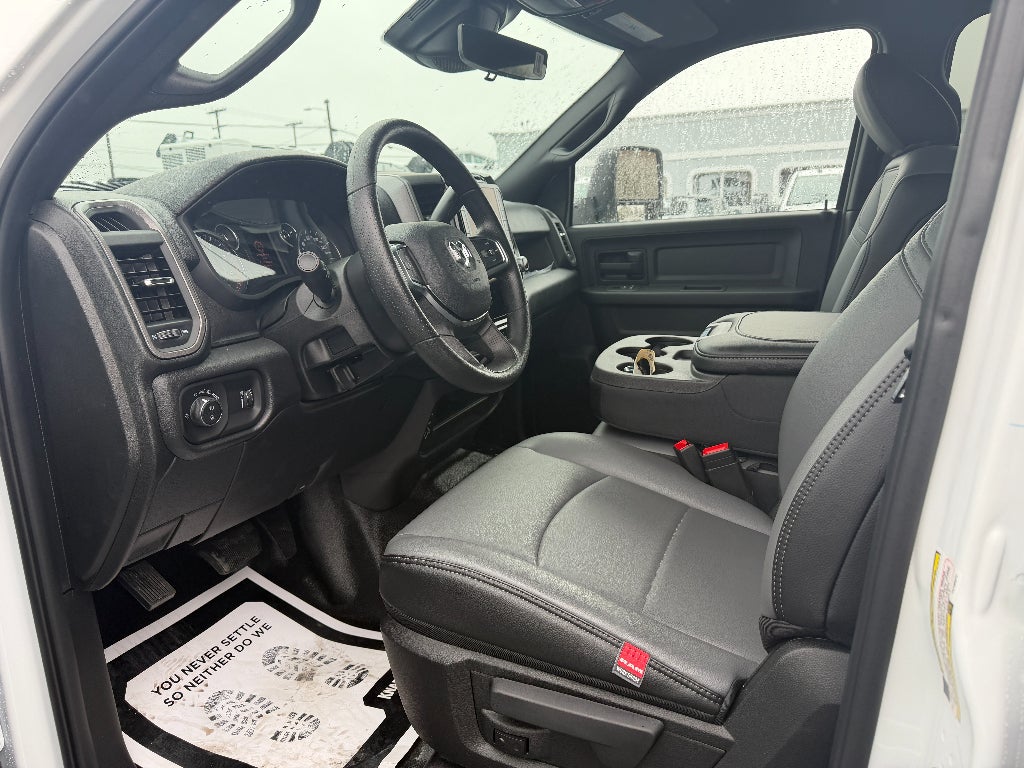 2026 RAM Ram 5500 Chassis Cab RAM 5500 TRADESMAN CHASSIS CREW CAB 4X4 84' CA