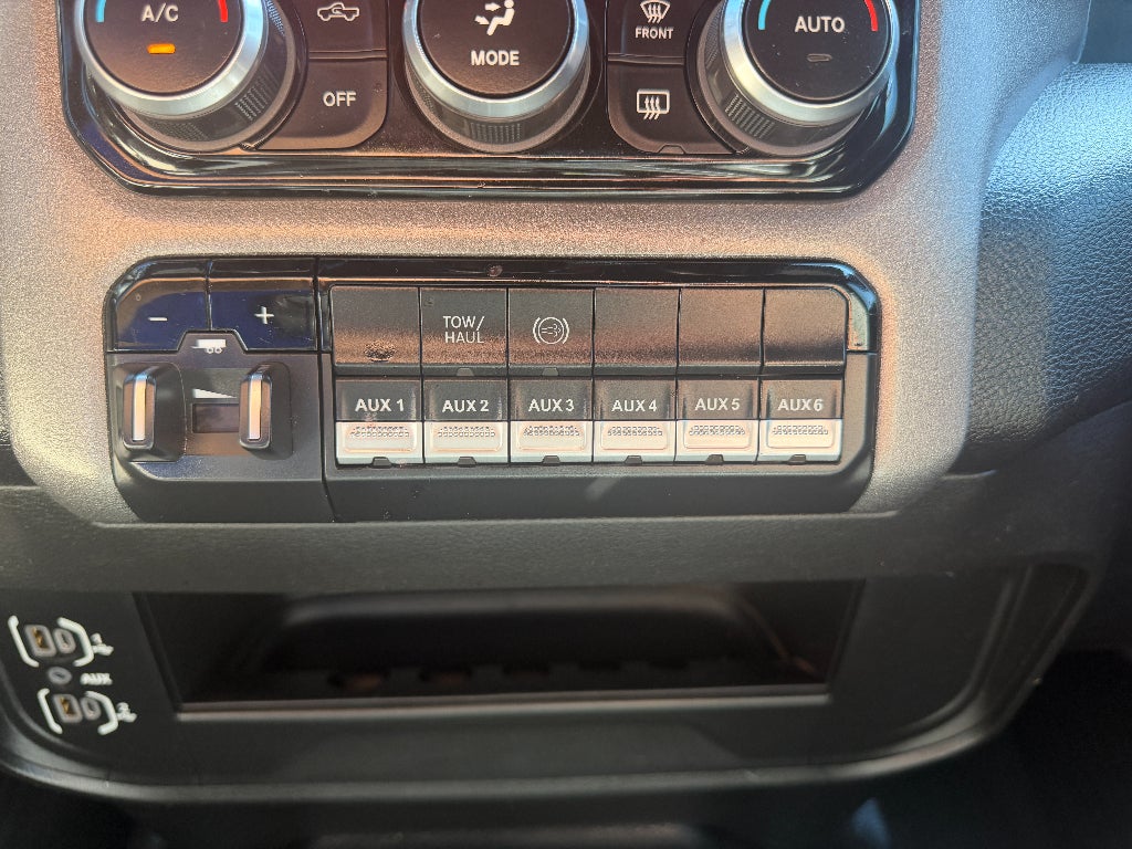 2022 RAM 3500 Chassis Tradesman/SLT/Laramie/Limited