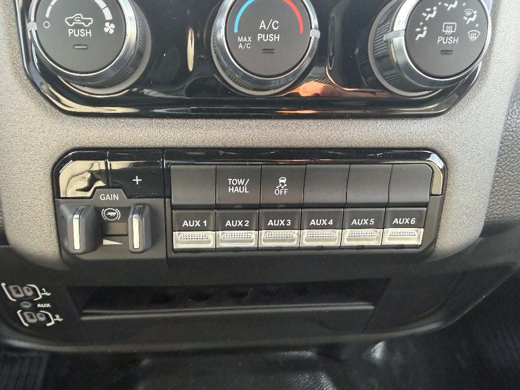 2026 RAM Ram 3500 Chassis Cab RAM 3500 TRADESMAN CREW CAB CHASSIS 4X4 60' CA