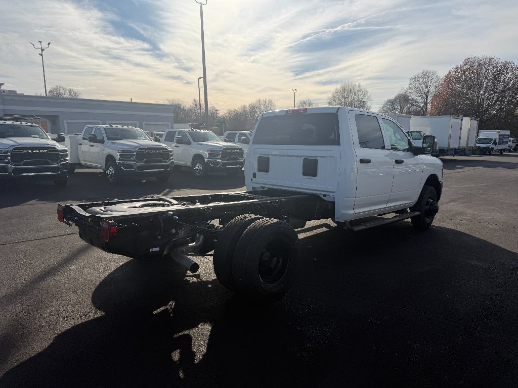 2026 RAM Ram 3500 Chassis Cab RAM 3500 TRADESMAN CREW CAB CHASSIS 4X4 60' CA