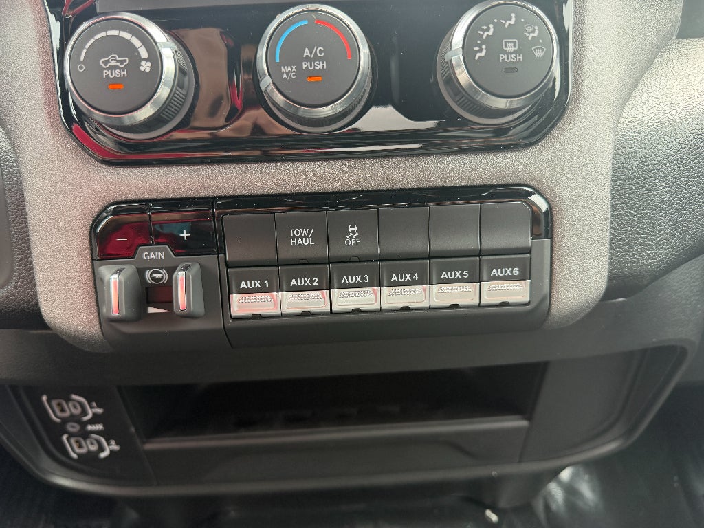2026 RAM Ram 3500 Chassis Cab RAM 3500 TRADESMAN CREW CAB CHASSIS 4X4 60' CA