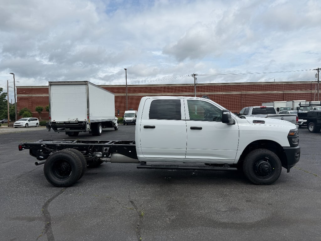 2026 RAM Ram 3500 Chassis Cab RAM 3500 TRADESMAN CREW CAB CHASSIS 4X4 60' CA