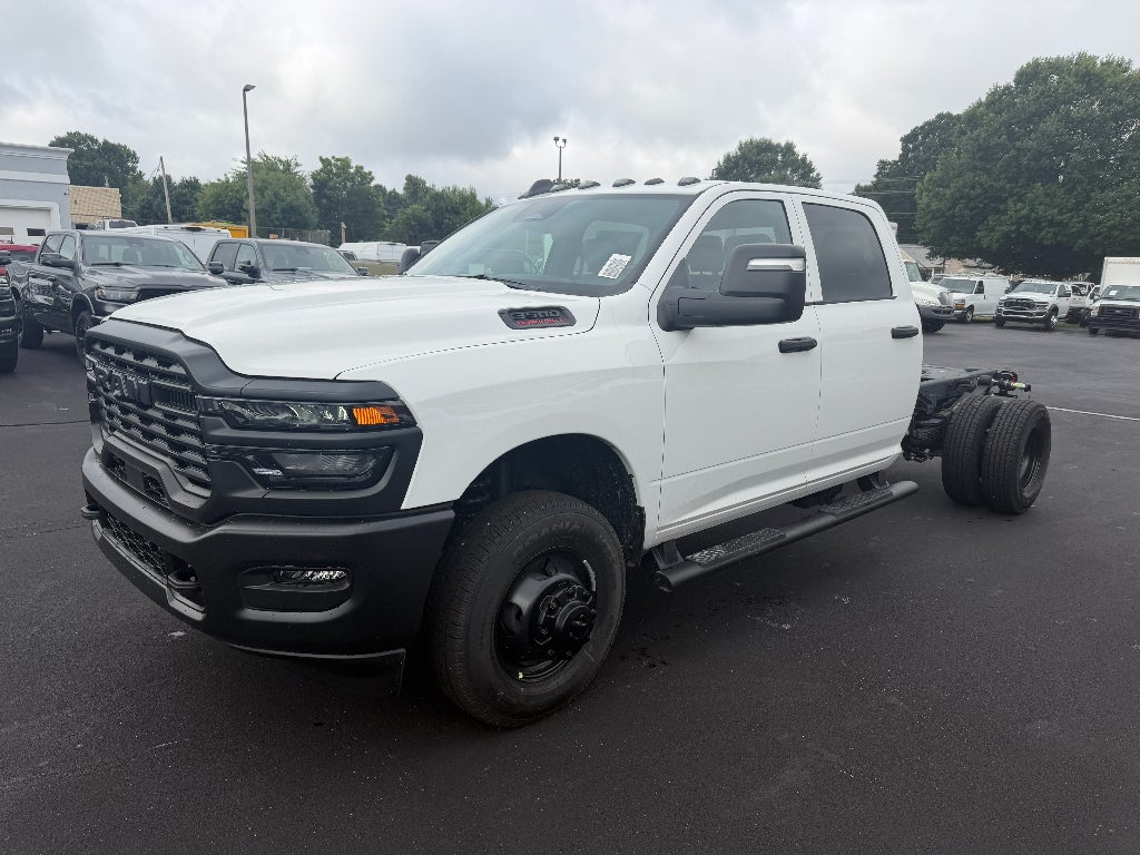 2026 RAM 3500 Chassis RAM 3500 TRADESMAN CREW CAB CHASSIS 4X4 60' CA