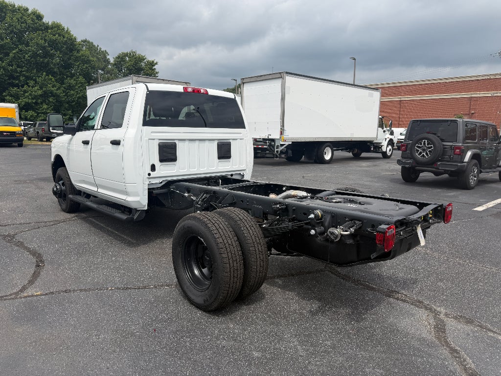 2026 RAM Ram 3500 Chassis Cab RAM 3500 TRADESMAN CREW CAB CHASSIS 4X4 60' CA