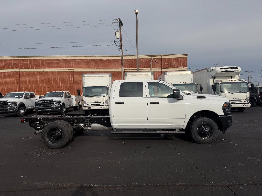 2026 RAM Ram 3500 Chassis Cab RAM 3500 TRADESMAN CREW CAB CHASSIS 4X4 60' CA