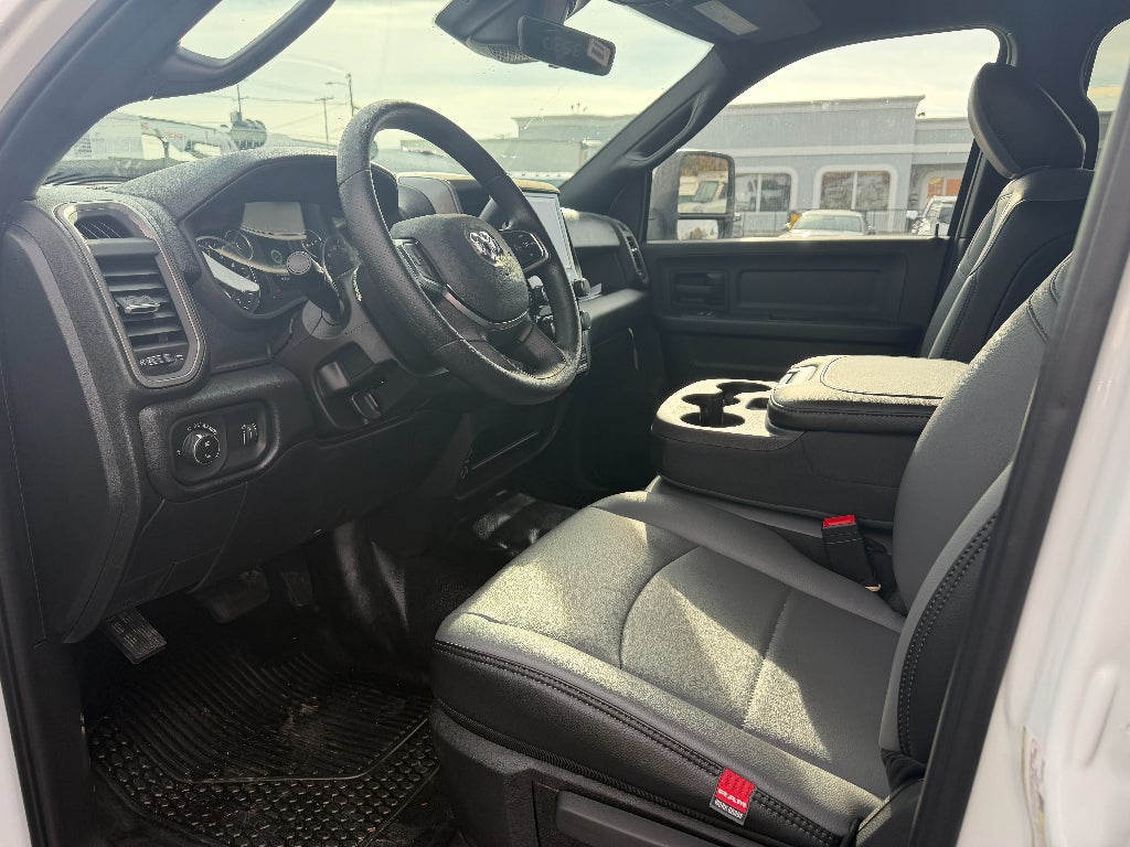 2026 RAM Ram 3500 Chassis Cab RAM 3500 TRADESMAN CREW CAB CHASSIS 4X4 60' CA