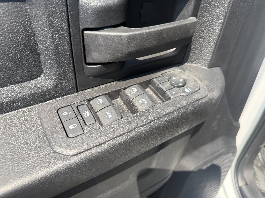 2026 RAM 3500 Chassis RAM 3500 TRADESMAN CREW CAB CHASSIS 4X4 60' CA
