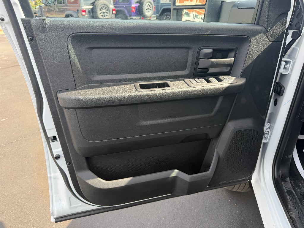 2026 RAM Ram 3500 Chassis Cab RAM 3500 TRADESMAN CREW CAB CHASSIS 4X4 60' CA