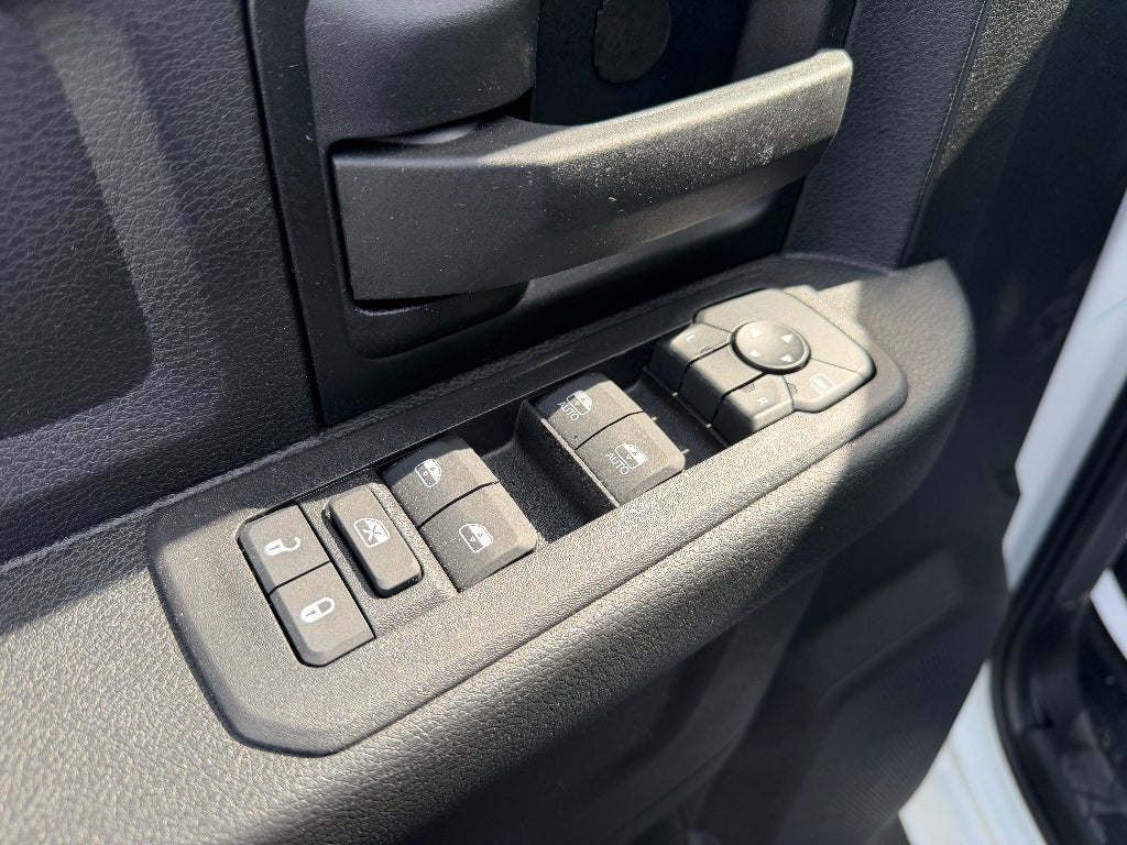 2026 RAM Ram 3500 Chassis Cab RAM 3500 TRADESMAN CREW CAB CHASSIS 4X4 60' CA