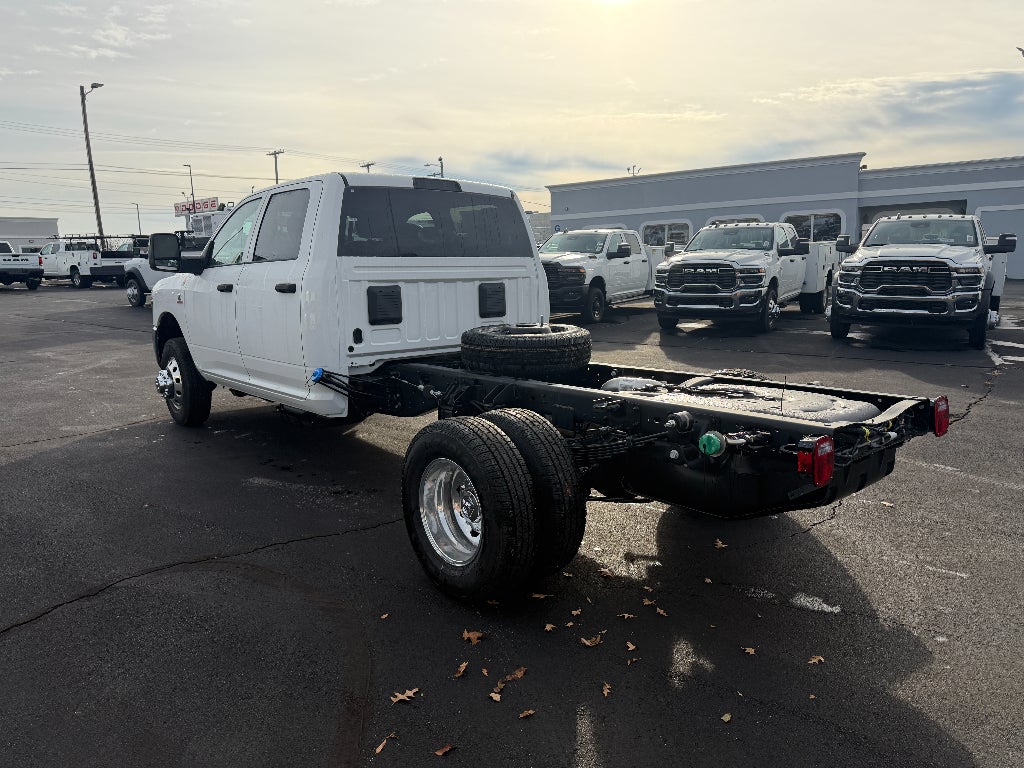 2026 RAM Ram 3500 Chassis Cab RAM 3500 TRADESMAN CREW CAB CHASSIS 4X4 60' CA