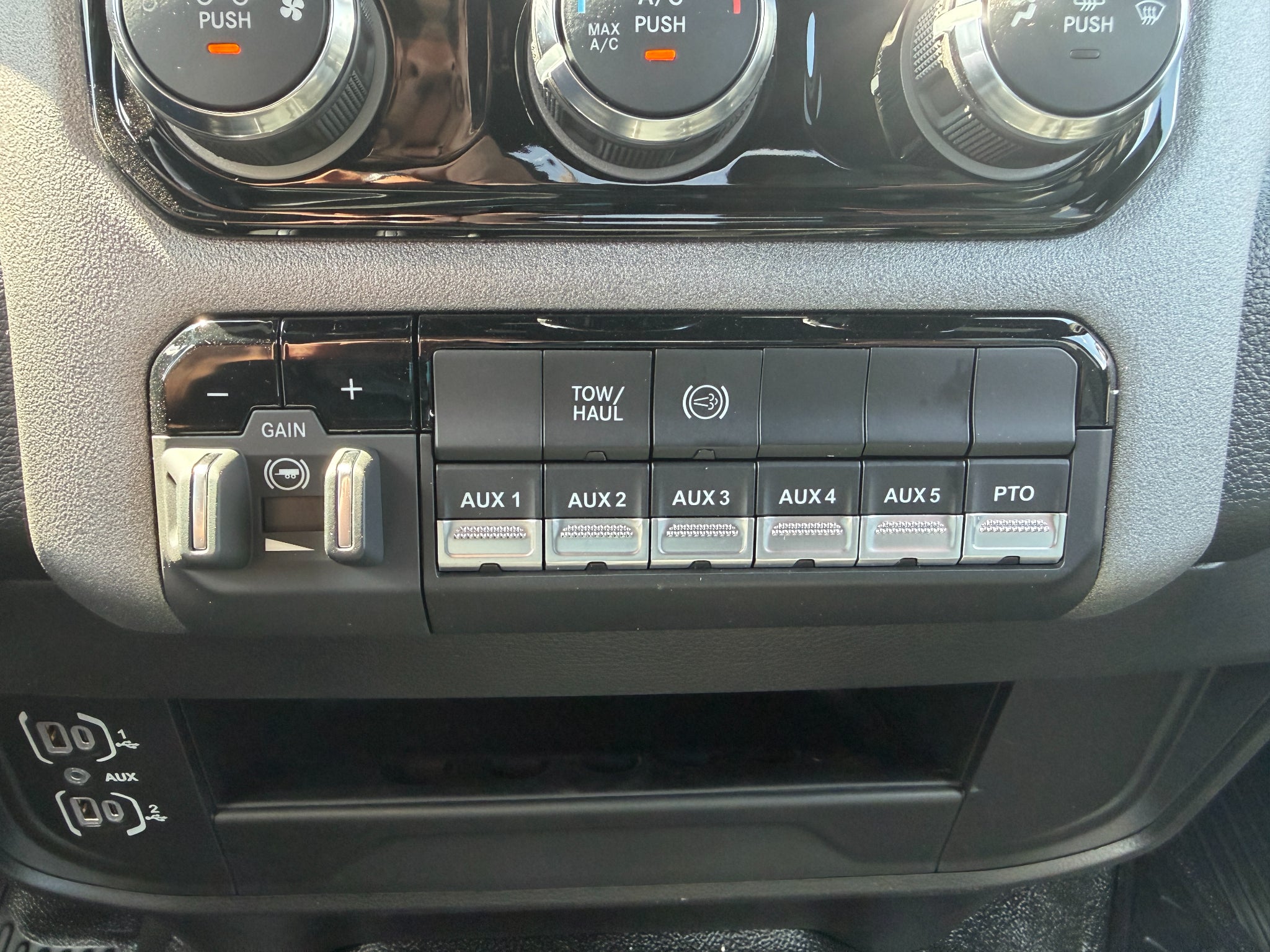 2027 RAM 3500 Chassis Cab Tradesman
