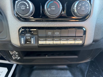 2025 RAM Ram 3500 Chassis Cab RAM 3500 TRADESMAN CREW CAB CHASSIS 4X4 60' CA