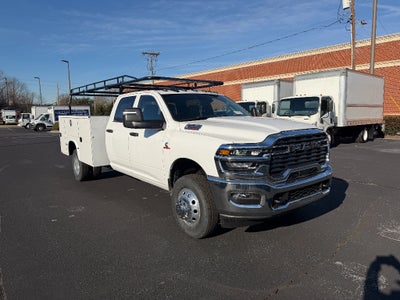 2025 RAM Ram 3500 Chassis Cab RAM 3500 TRADESMAN CREW CAB CHASSIS 4X4 60' CA